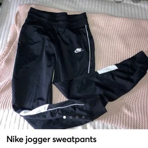 NEW Nike jogger pants